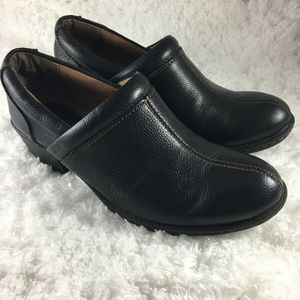 Born BOC Women Sz 6.5 Leather Slip On Comfortable